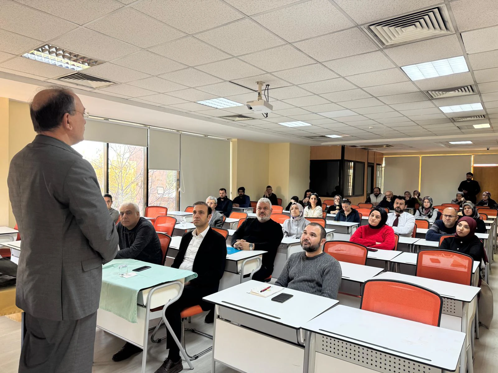Kütüphanemizde "Kütüphanede Çalışmak" Konulu Hizmet İçi Eğitim Gerçekleştirildi